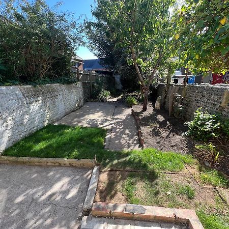 Littlehampton House - 4 Bedroom House Sleeps 8 Екстер'єр фото